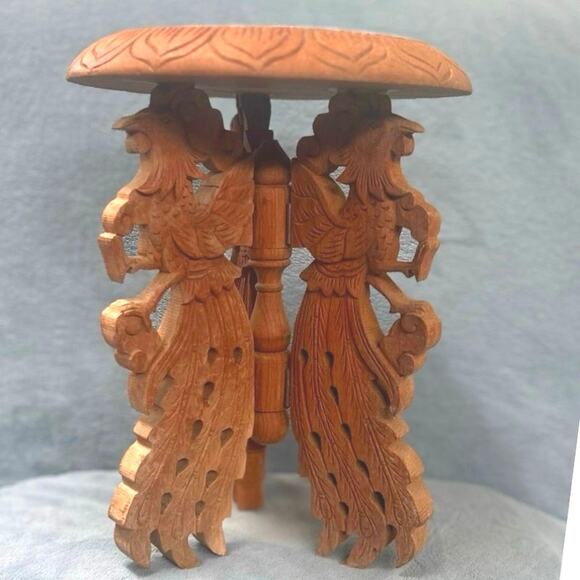 Hand Carved Wood Tripod Table Bespoke Peacock Legs Ornate Vintage RARE - Picture 1 of 9